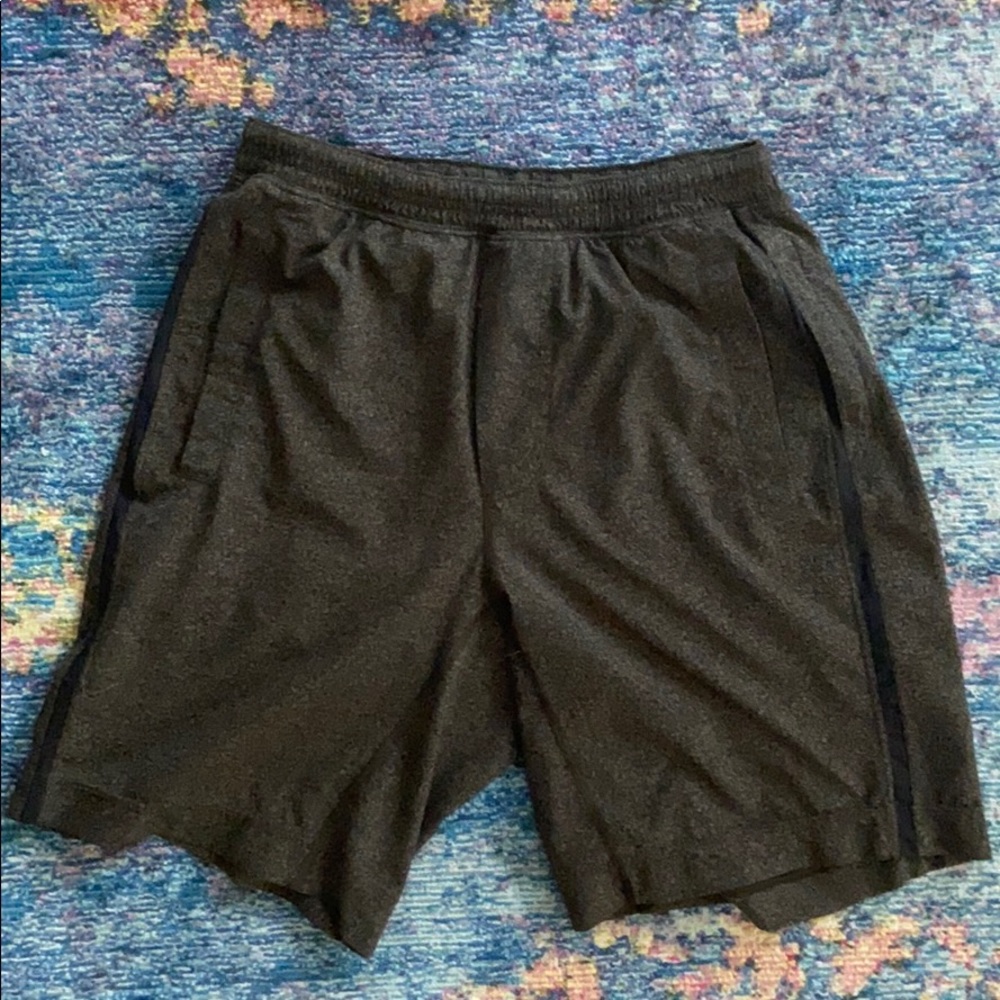 Lululemon men’s Liner 9” Shorts